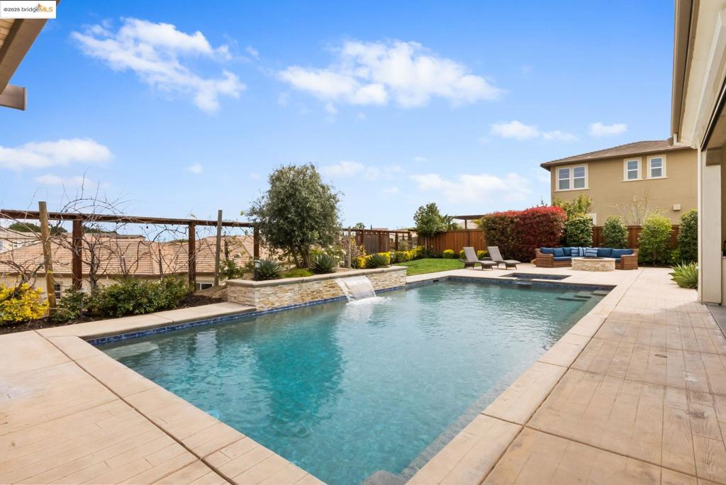 BRENTWOOD - Residential