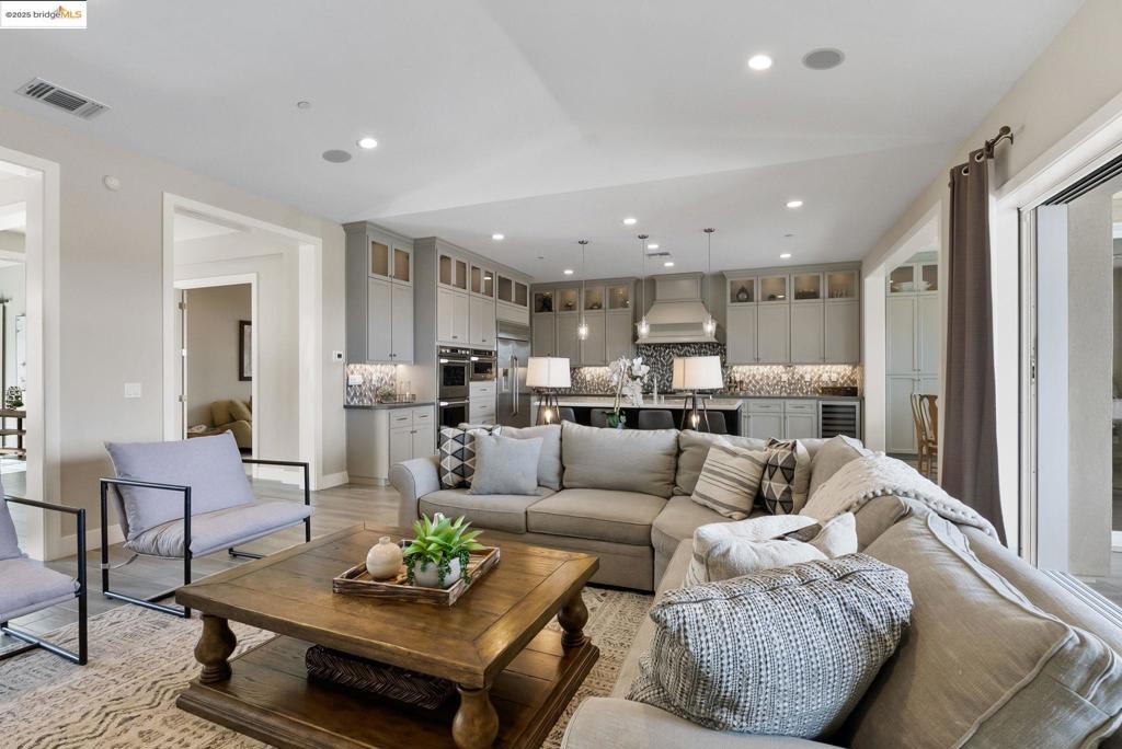 BRENTWOOD - Residential