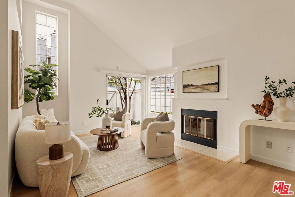 Photo of 5729 Canterbury Drive, Culver City, CA 90230 (MLS # 25621427)