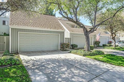 Photo of 7332 7332 Stonedale Dr Dr, Pleasanton, CA 94588 (MLS # 41125884)