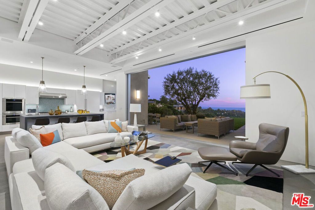 Photo of 1550 Casale Road, Pacific Palisades, CA 90272 (MLS # 26653509)