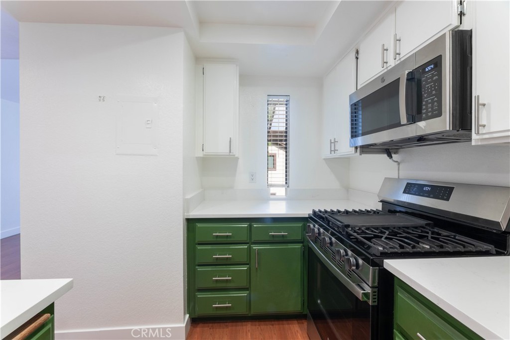600 N Brea Boulevard N 46