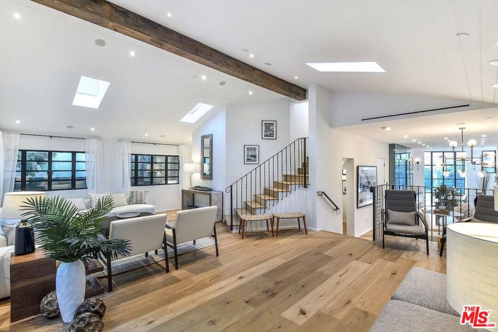 707 Amoroso Place, Venice CA 90291