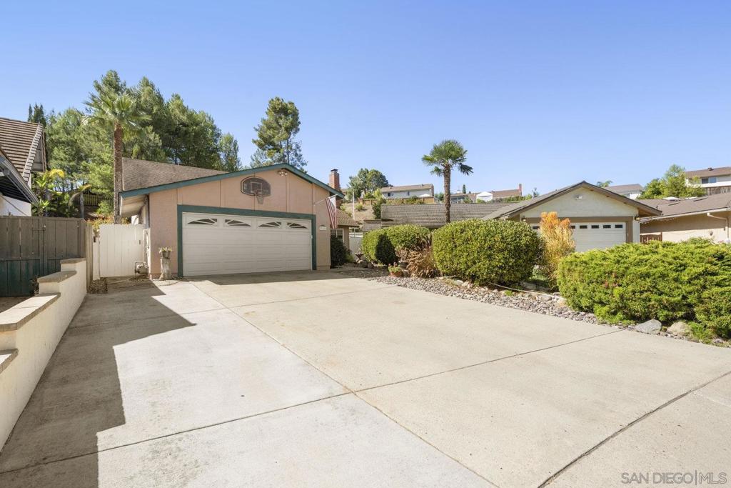 15541 Paseo Jenghiz
