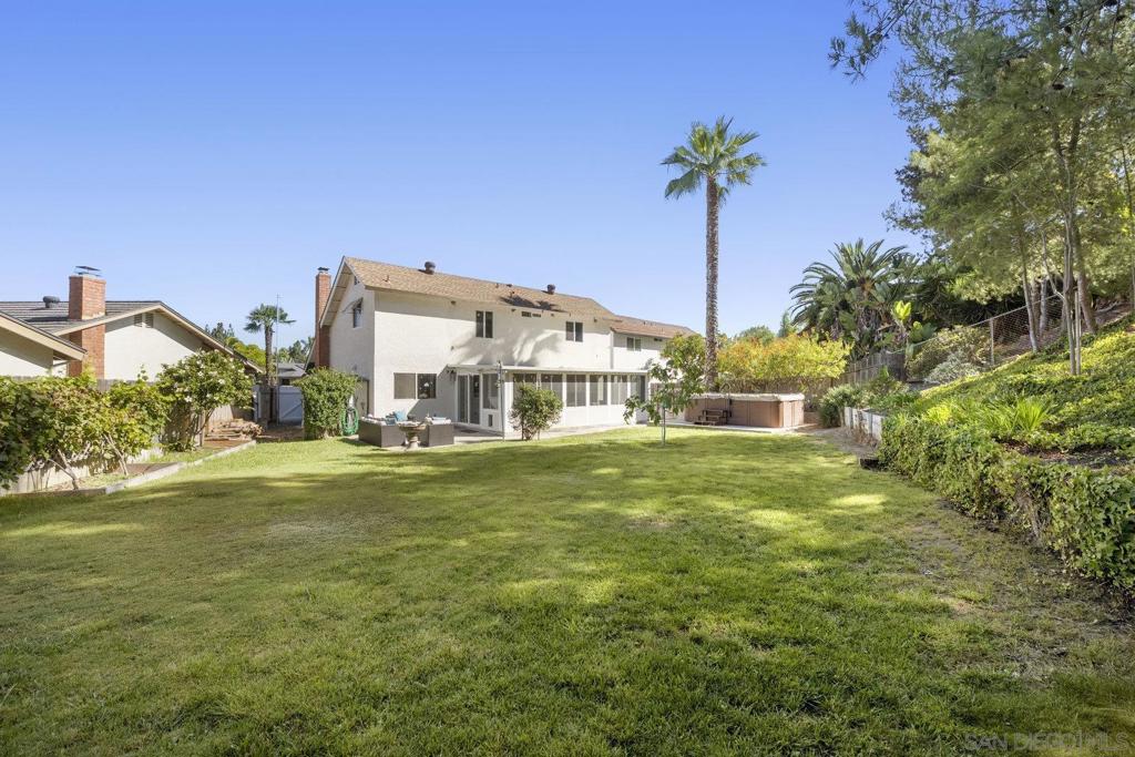 15541 Paseo Jenghiz