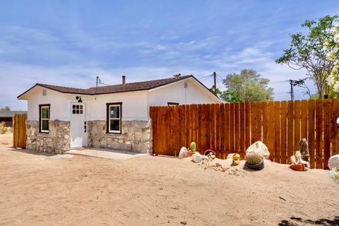 Photo of 6451 Mountain View Street, Joshua Tree, CA 92252 (MLS # 219138605DA)