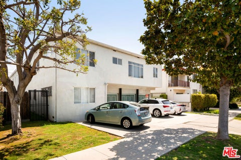 Photo of 1235 10th Street #6, Santa Monica, CA 90401 (MLS # 26103442)