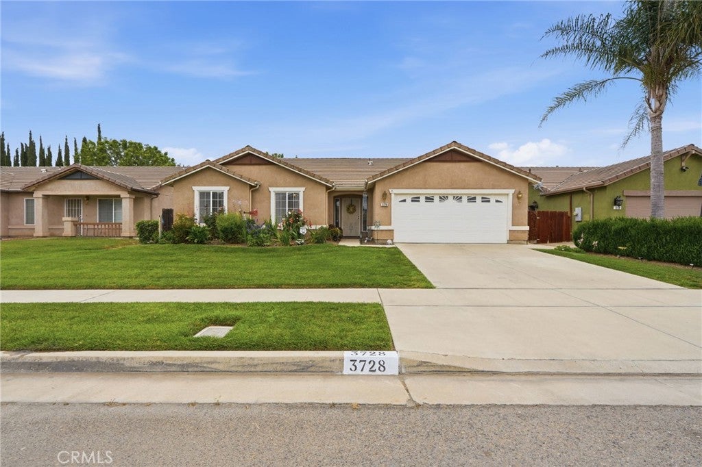 3728 E School