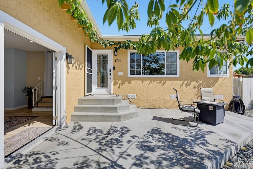 4790 Solola Ave
