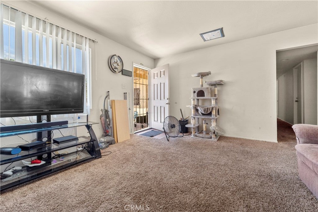530 E Mountain View