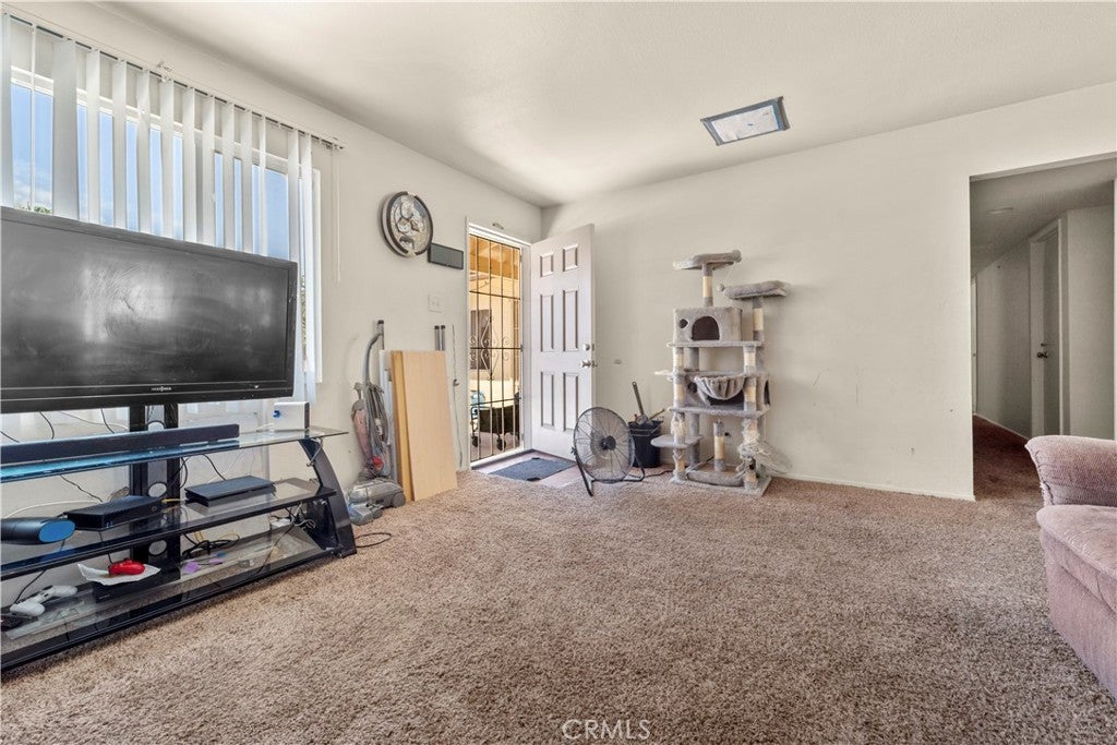 530 E Mountain View