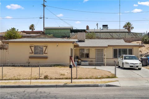 Photo of 530 E Mountain View ST, Barstow, CA 92311 (MLS # CV26141274)