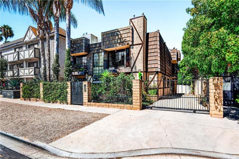 Photo of 4455 Vista Del Monte AVE, Sherman Oaks, CA 91403 (MLS # SR26171201)