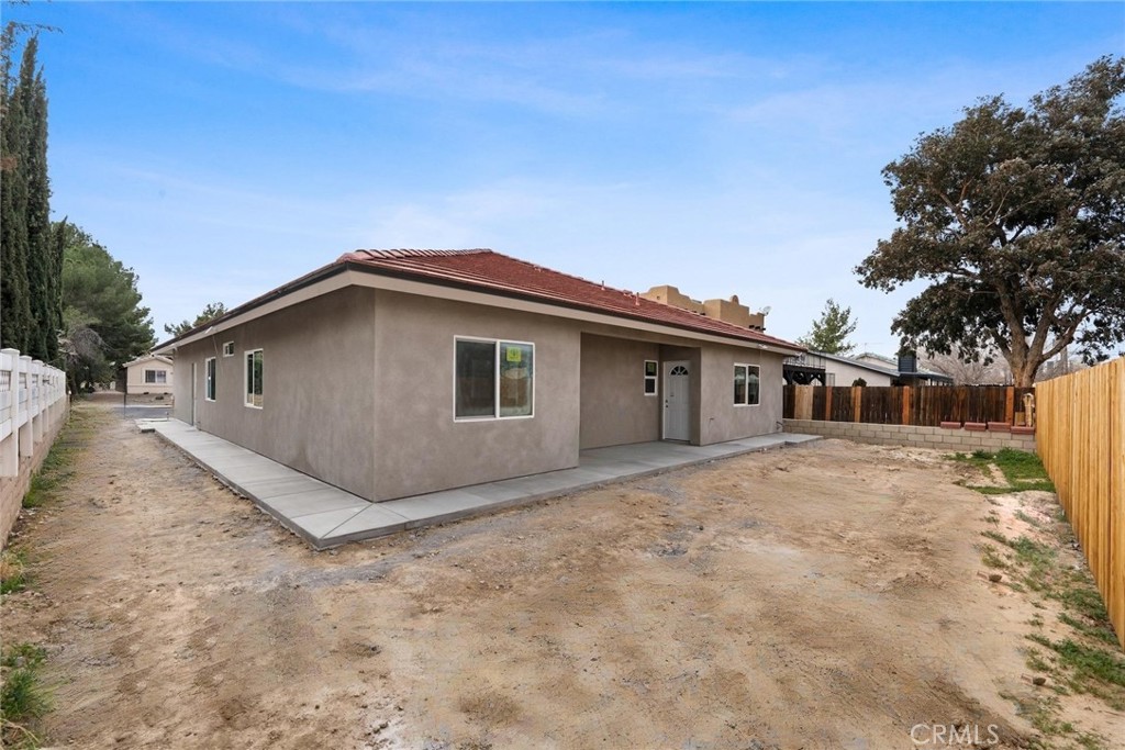 15688 Kingswood