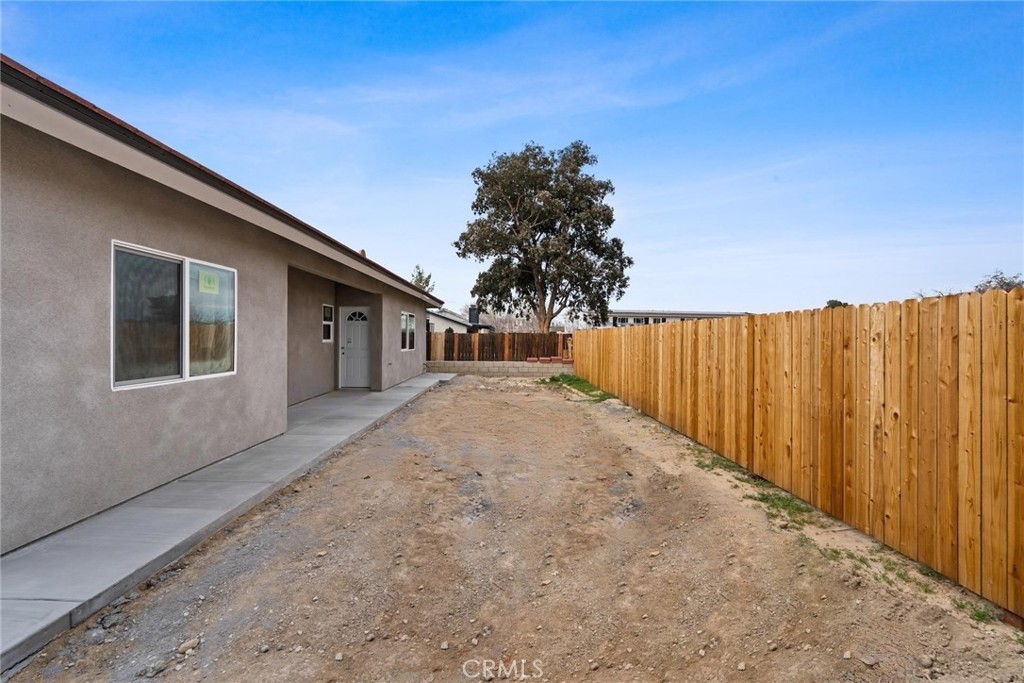 15688 Kingswood