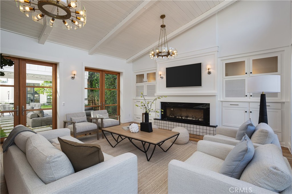 2217 Laurel Place