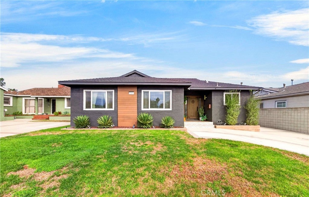 1220 Maple AVE