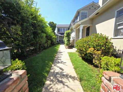 Photo of 10360 Ashton Avenue #10360 1/2, Los Angeles, CA 90024 (MLS # 26848281)