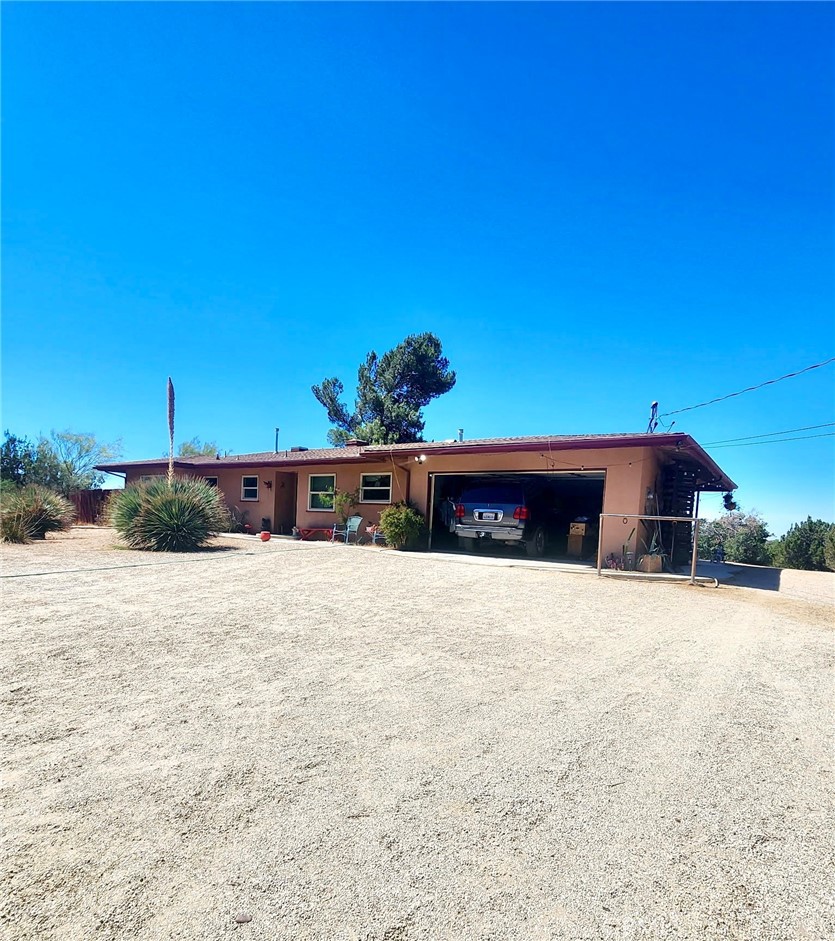 3555 E Avenue T6