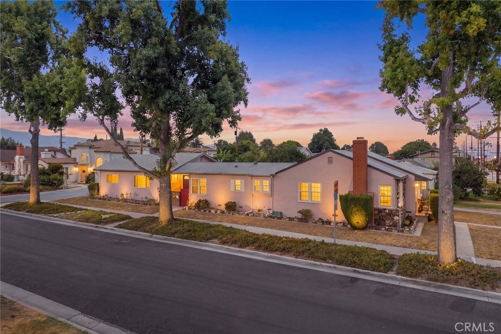 721 723 W Hellman