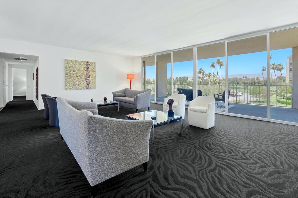 899 Island Drive 302
