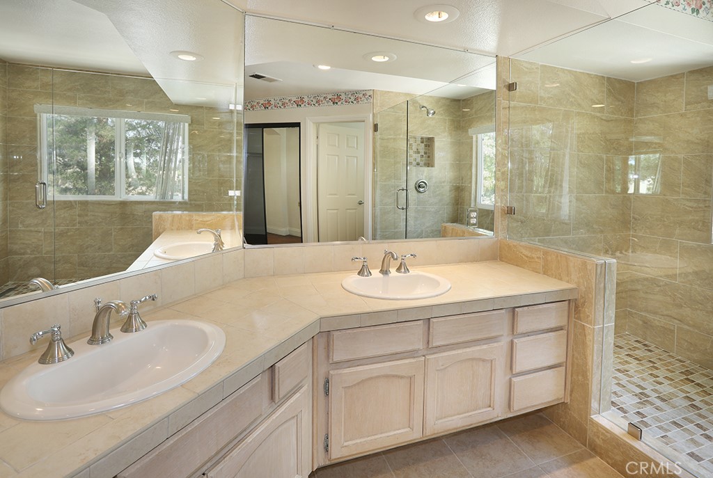 Ventana (VEN) - Residential Lease