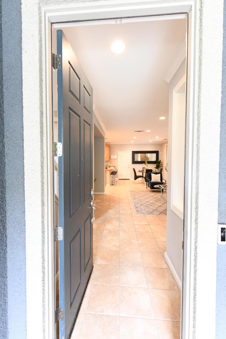 393 Rayos Del Sol Drive, San Jose CA 95116