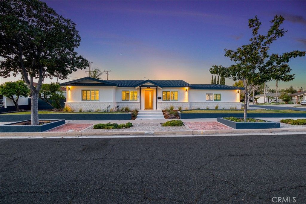 Photo of 2705 E Orange Grove Avenue, Orange, CA 92867 (MLS # PW26073272)