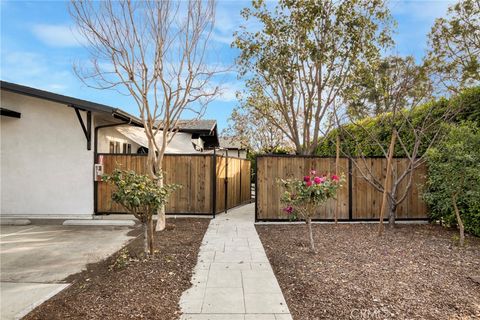 Photo of 7302 Woodley Ave, Van Nuys, CA 91406 (MLS # SR26053510)