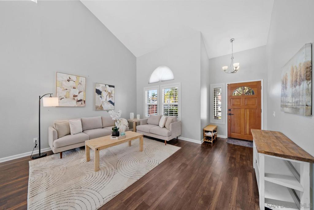 5944 Rio Valle
