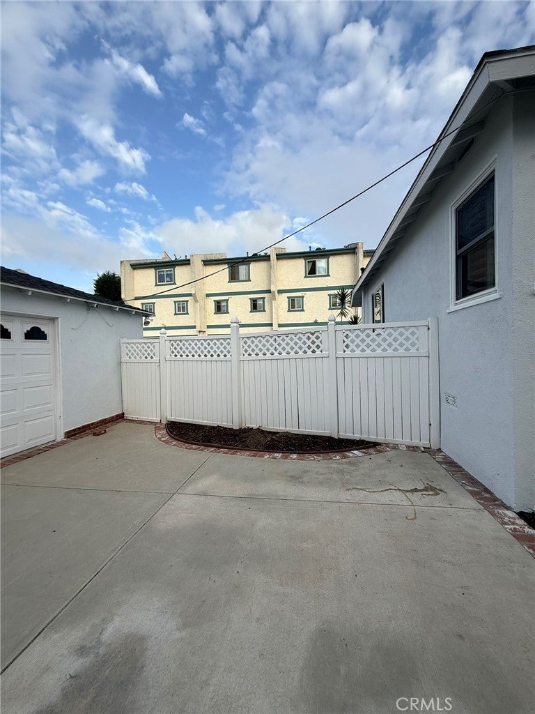 2419 Marshallfield Lane