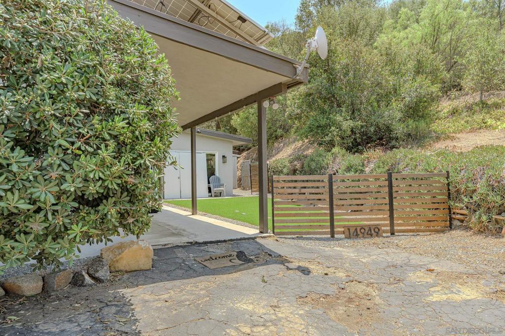 14949 Woods Valley