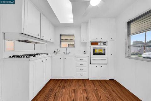 Photo of 3466 Willow Pass Rd Rd, Concord, CA 94519 (MLS # 41120971)