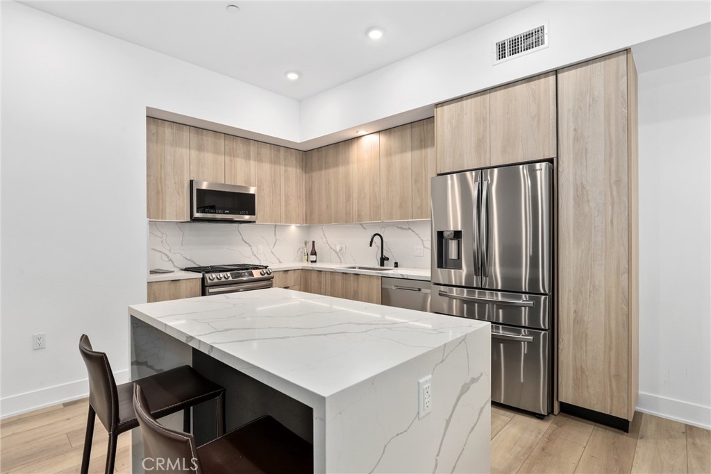 178 S Euclid Avenue 106