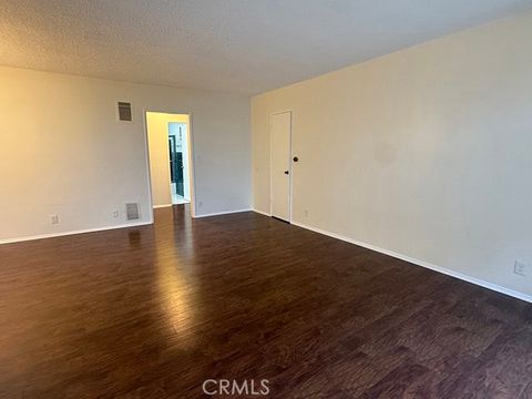 Photo of 612 N Hayworth Avenue #2, Los Angeles, CA 90048 (MLS # SR26112906)