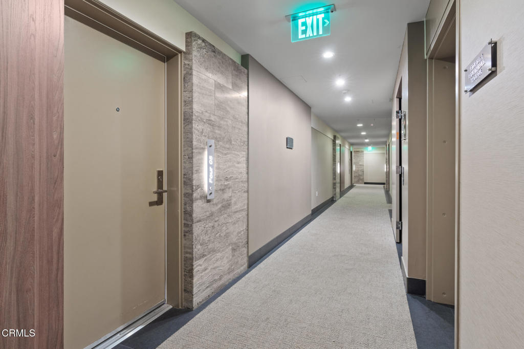 482 S Arroyo Parkway 405