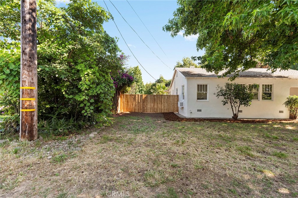 1221 Stewart