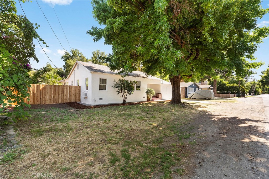 1221 Stewart