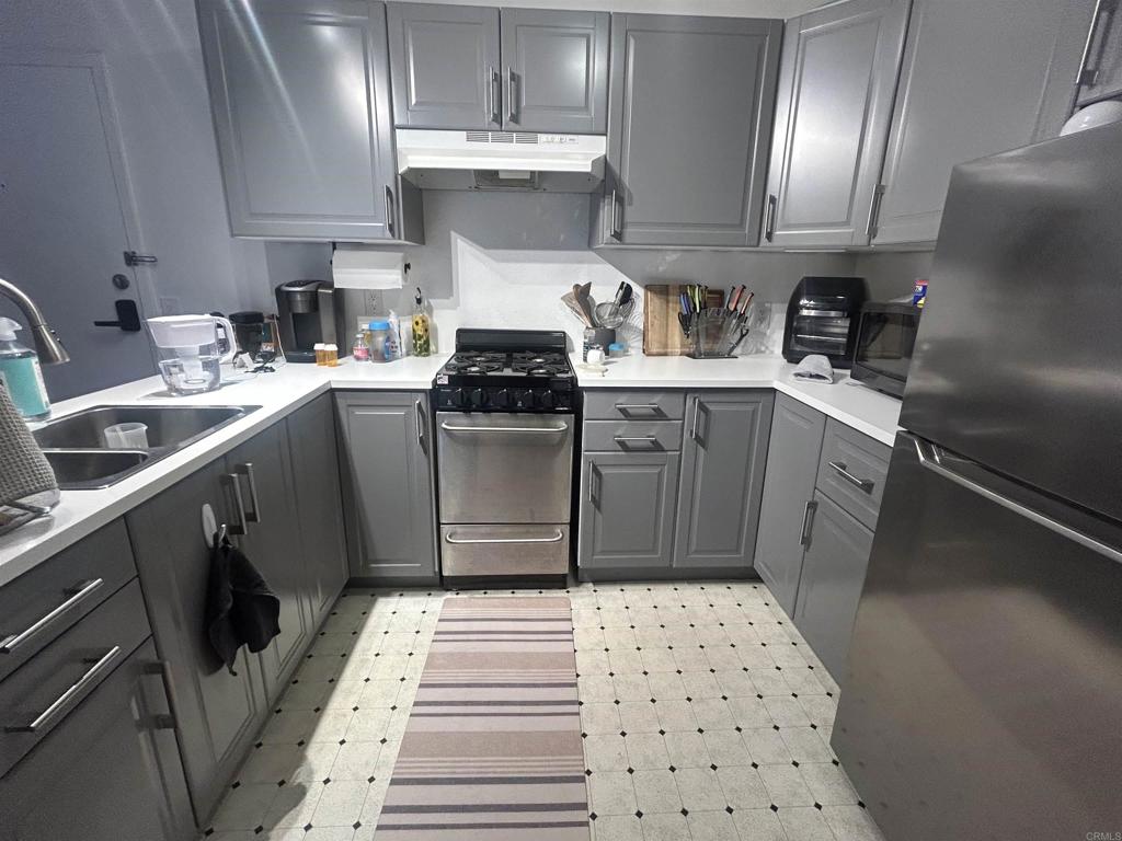 3029 Broadway 22