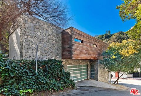 Photo of 1730 Mount Olympus Drive, Los Angeles, CA 90046 (MLS # 26653275)