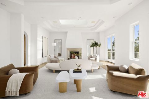 Photo of 1939 Stradella Road, Los Angeles, CA 90077 (MLS # 25622807)