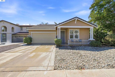 Photo of 2706 Serene Ct CT, Brentwood, CA 94513 (MLS # 41147815)
