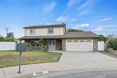 Photo of 11424 Curry Ln, Artesia, CA 90701 (MLS # PW25262089)