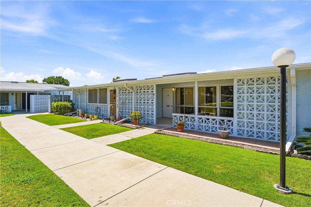 13140 Del Monte Drive 52J/M16
