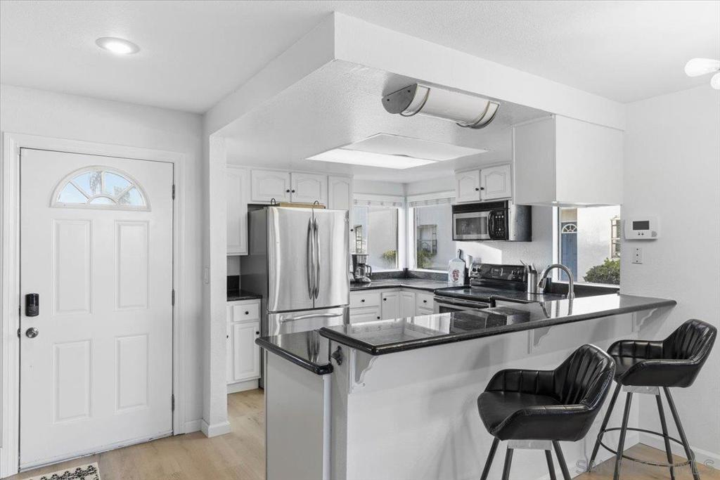 Properties 4 4636 Hartley Street 3