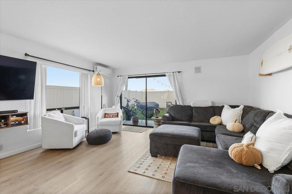 Properties 1 4636 Hartley Street 3