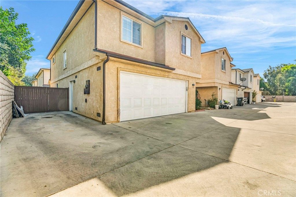 Photo of 9155 Cedros Avenue #12, Panorama City, CA 91402 (MLS # SR25239617)