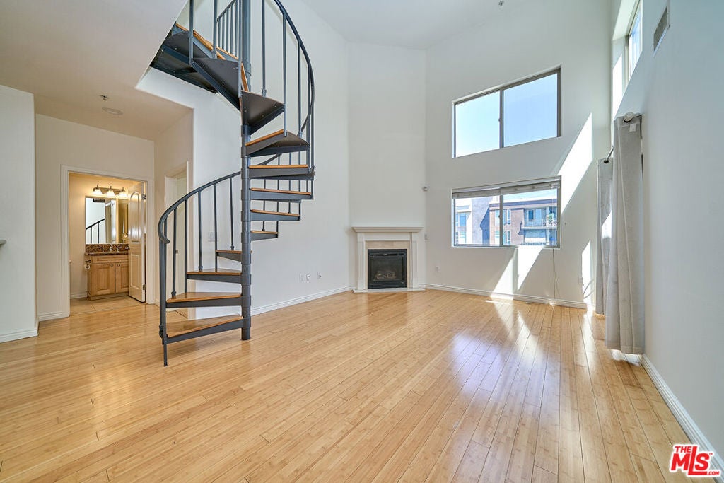 1042 S Kingsley Drive PH4