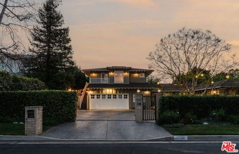 Photo of 5327 Andasol Avenue, Encino, CA 91316 (MLS # 26737065)