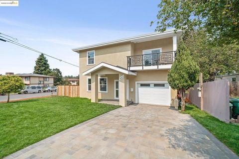 Photo of 4511 Elmwood Rd Rd, El Sobrante, CA 94803 (MLS # 41117858)